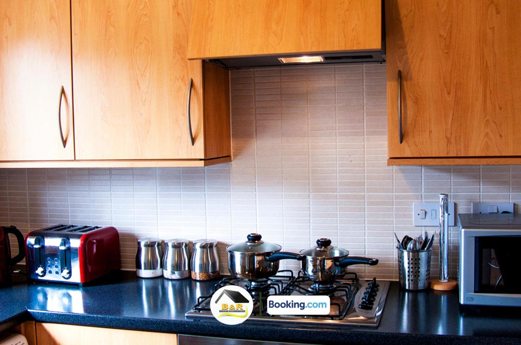 3 Bedroom House By B And R Serviced Accommodation Amesbury With Super Fast Wi-Fi 145Mbps 外观 照片