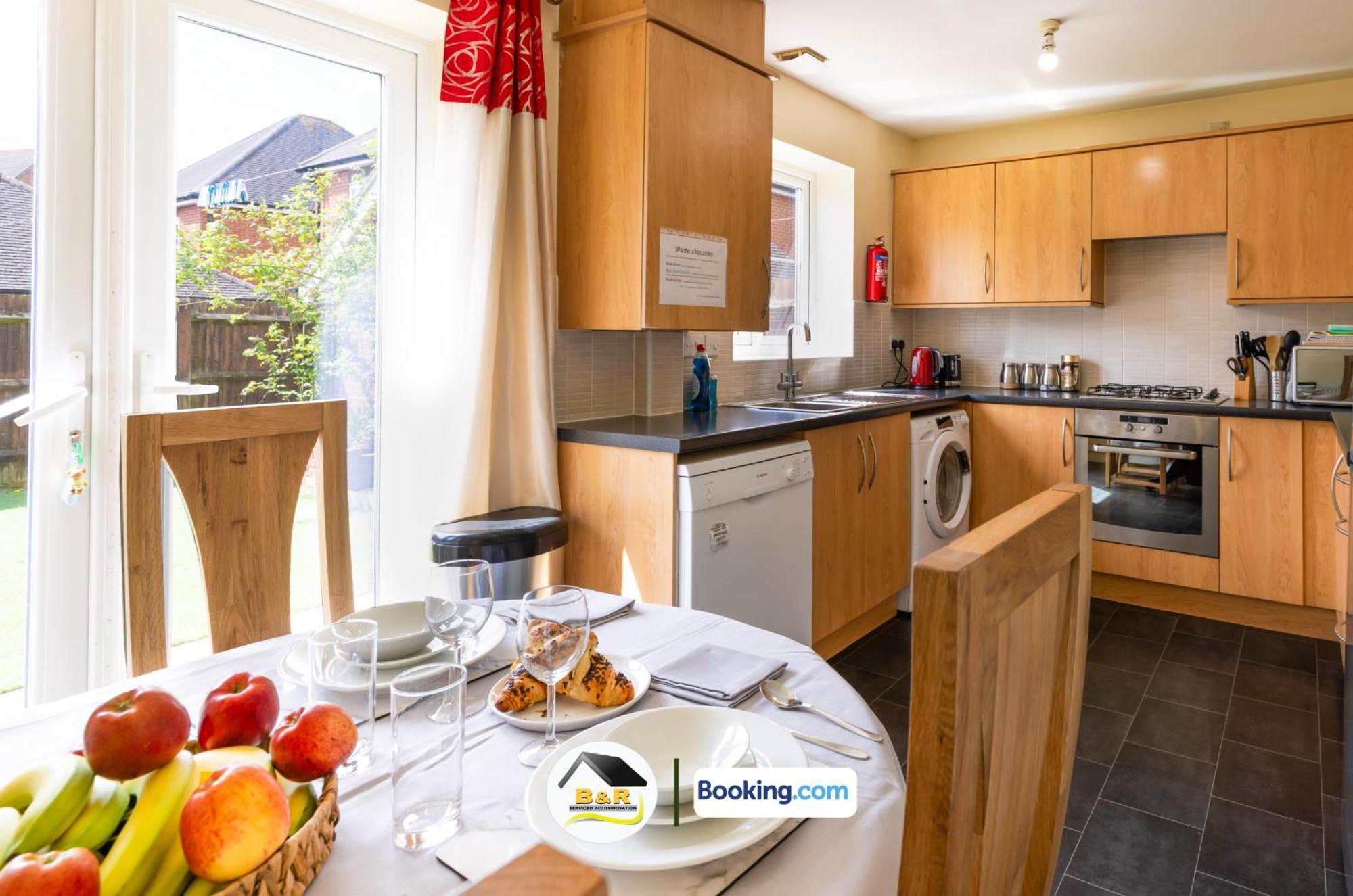 3 Bedroom House By B And R Serviced Accommodation Amesbury With Super Fast Wi-Fi 145Mbps 外观 照片