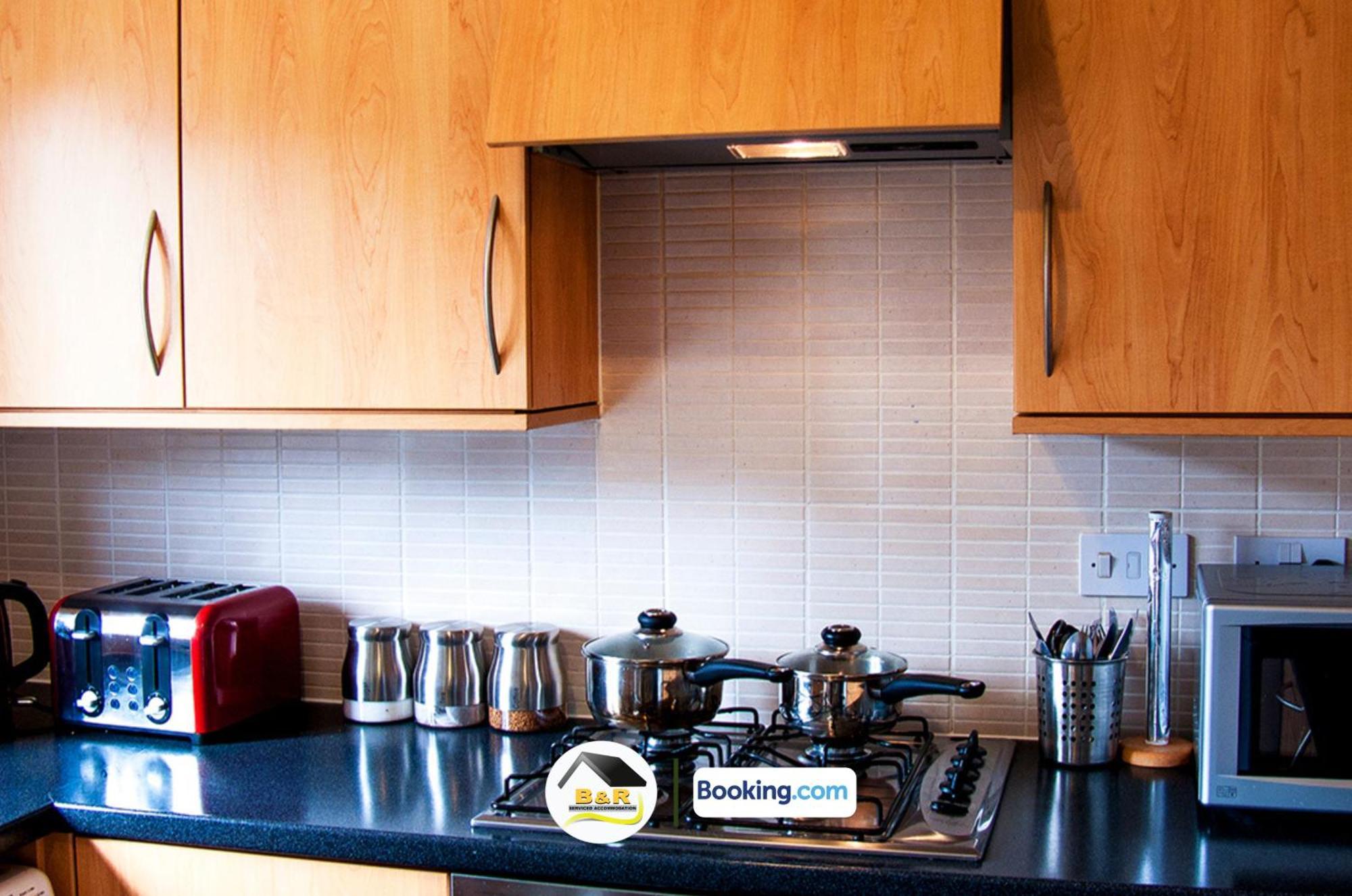 3 Bedroom House By B And R Serviced Accommodation Amesbury With Super Fast Wi-Fi 145Mbps 外观 照片