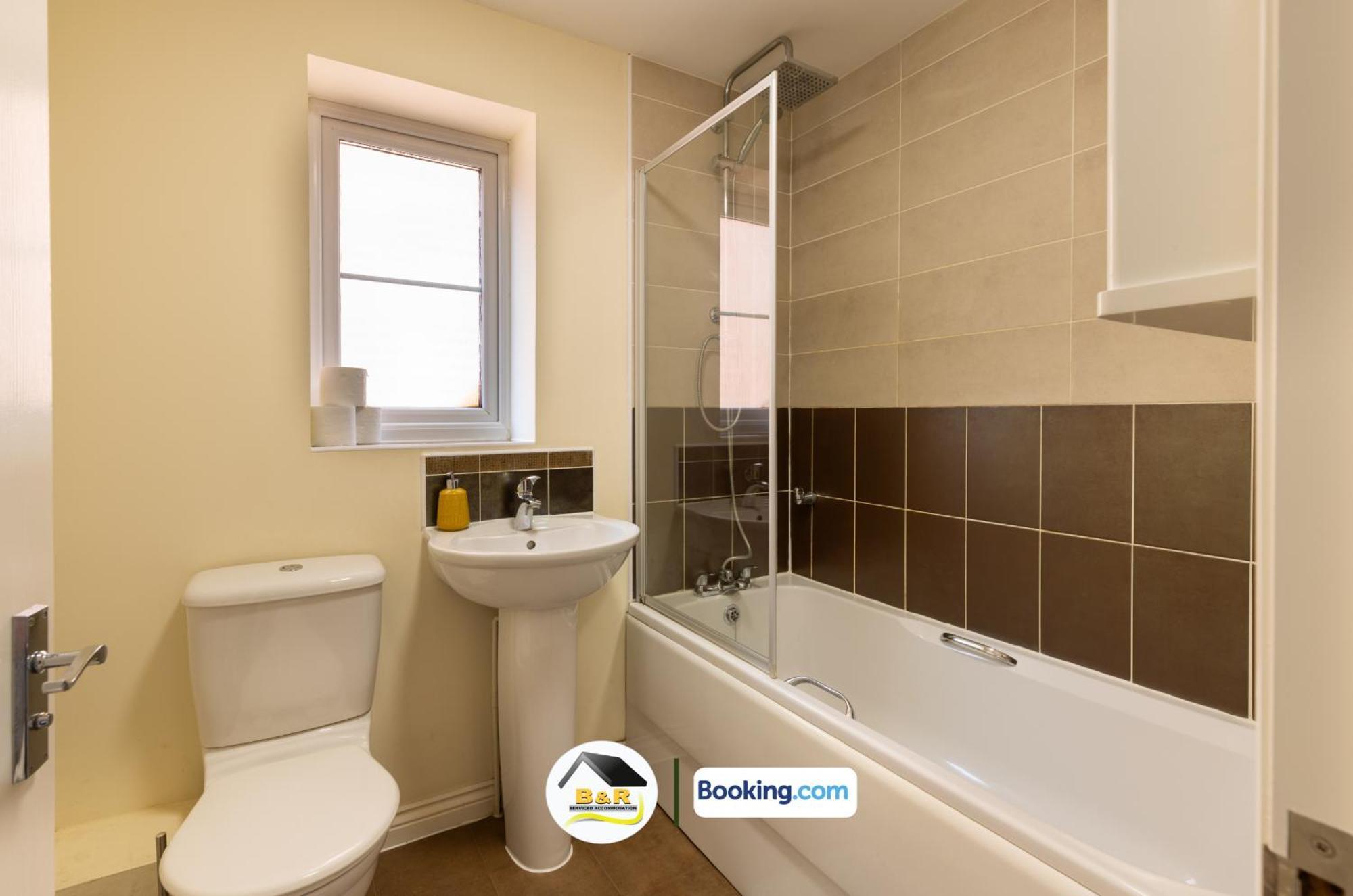 3 Bedroom House By B And R Serviced Accommodation Amesbury With Super Fast Wi-Fi 145Mbps 外观 照片